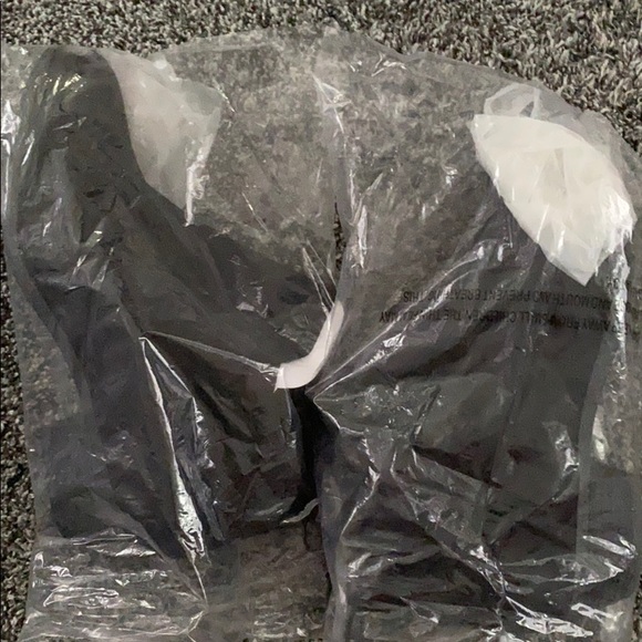 Black Heeled Ankle Booties with zipper - Picture 5 of 5